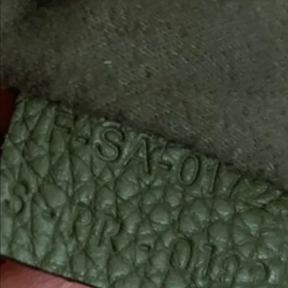 Celine pebbled leather medium tote in Khaki - Picture 8 of 8